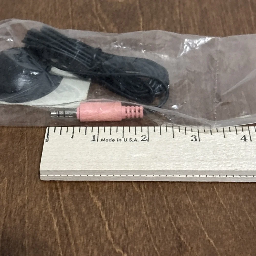 Labtec Model‎ 7303 Wired Microphone 3.5mm Plug New In Plastic Bag